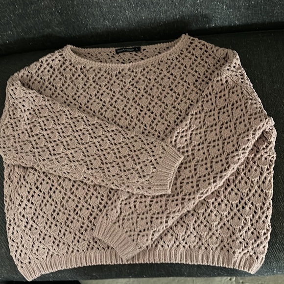 i am selling a over sweater -Never Worn- - Picture 3 of 5